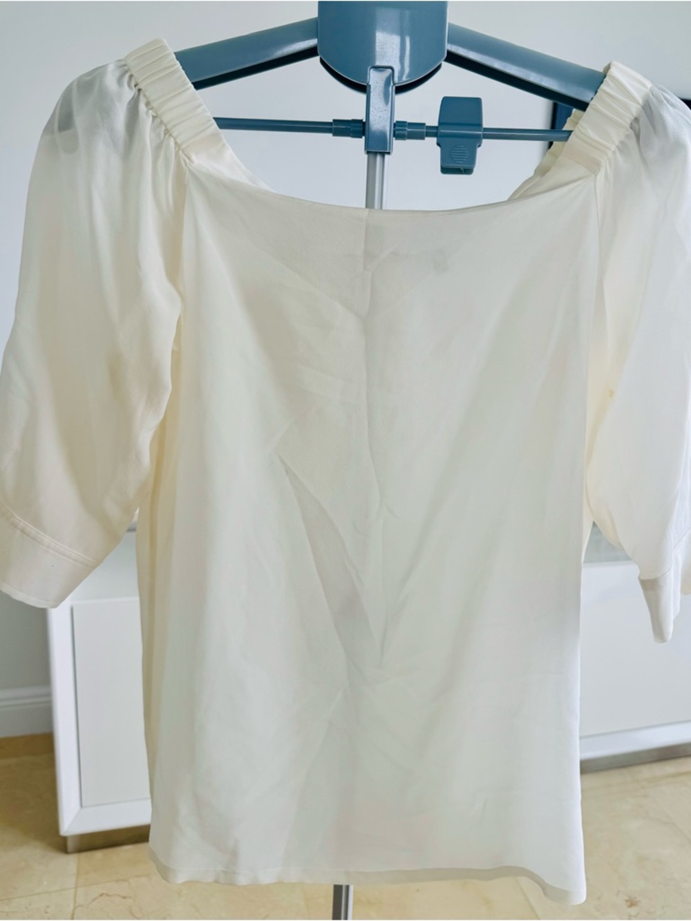 Theory Cream Lightweight Blouse, 100% Silk, perfect for all occasions, S